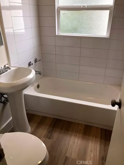 Bath - 920 N N Park, Long Beach, CA 90813 photo 3 of 3