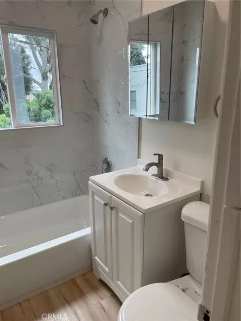 Bath - 920 N N Park, Long Beach, CA 90813 photo 1 of 3