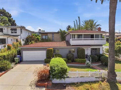 214 S Poinsettia Ave, Manhattan Beach, CA 90266