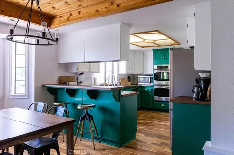 Kitchen - 1075 Rivera Dr, Wrightwood, CA 92397 photo 2 of 2