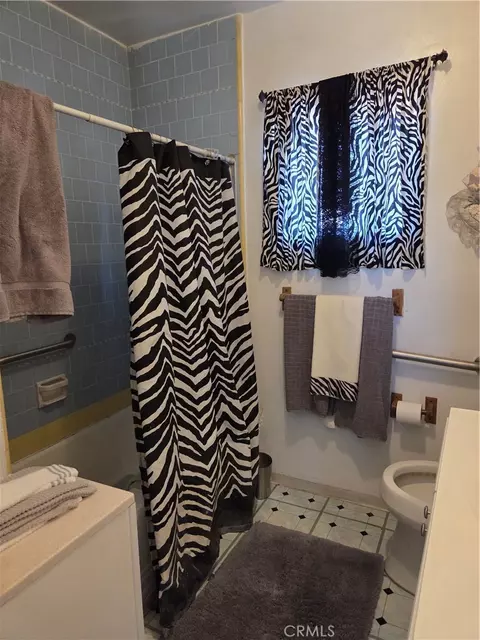 Bath - 1501 N Culver Ave, Compton, CA 90222 photo 1 of 3