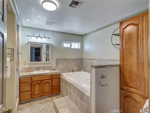 Bath - 19603 Enslow, Carson, CA 90746 photo 2 of 7