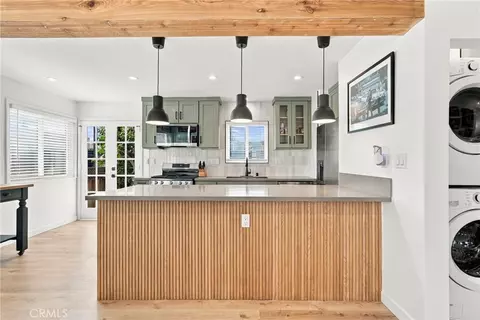 Kitchen - 411 E Franklin, El Segundo, CA 90245 photo 7 of 9