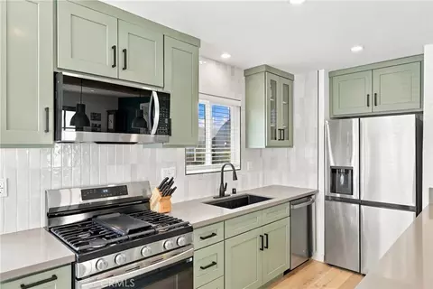 Kitchen - 411 E Franklin, El Segundo, CA 90245 photo 9 of 9