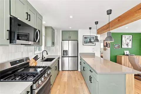 Kitchen - 411 E Franklin, El Segundo, CA 90245 photo 3 of 9