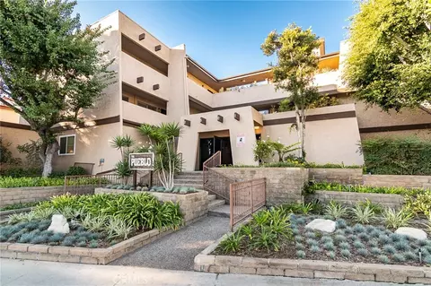 2501 W Redondo Bch, Gardena, CA 90249