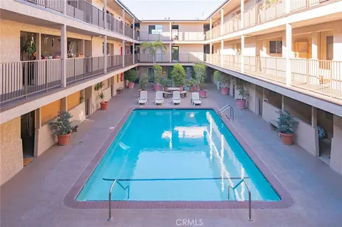 2501 W Redondo Bch, Gardena, CA 90249