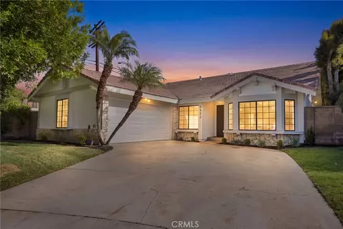 5922 Julian Ln, Tarzana, CA 91356
