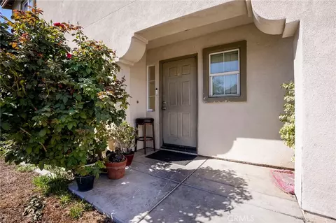 Exterior - 893 W Kemp Ct, Compton, CA 90220 photo 2 of 4