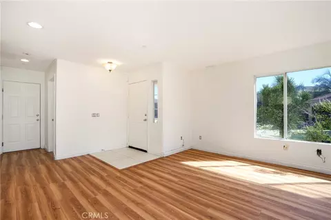 Living - 893 W Kemp Ct, Compton, CA 90220 photo 6 of 8