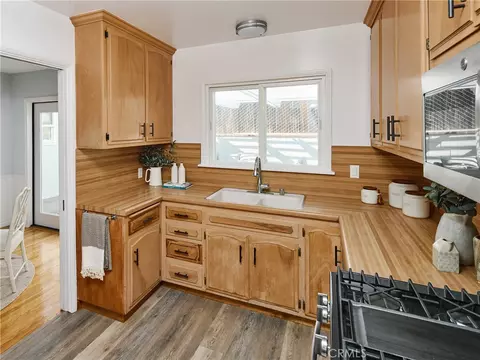 Kitchen - 303 E Walnut, El Segundo, CA 90245 photo 1 of 2