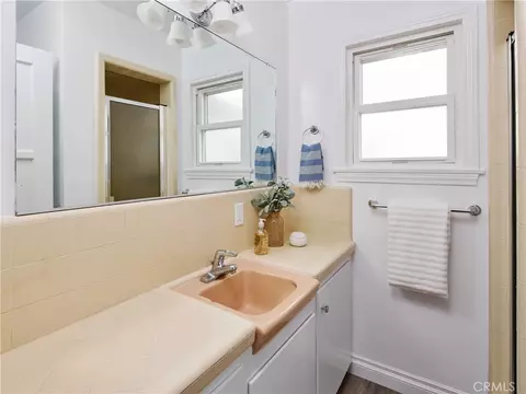 Bath - 303 E Walnut, El Segundo, CA 90245 photo 2 of 2