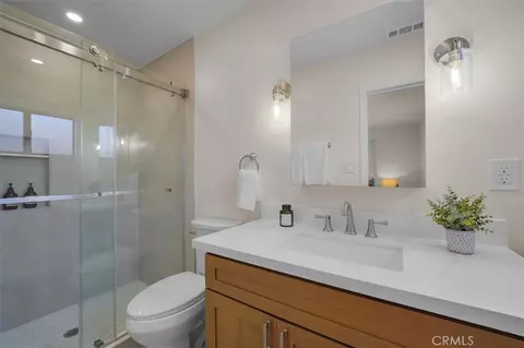 Bath - 5206 Ruby St, Torrance, CA 90503 photo 1 of 6