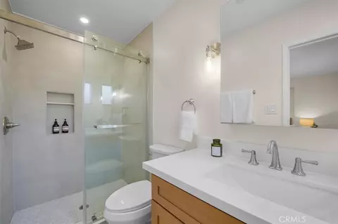 Bath - 5206 Ruby St, Torrance, CA 90503 photo 3 of 6