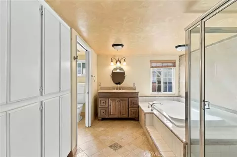 Bath - 9332 Samoline Ave, Downey, CA 90240 photo 4 of 6