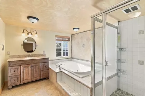 Bath - 9332 Samoline Ave, Downey, CA 90240 photo 5 of 6