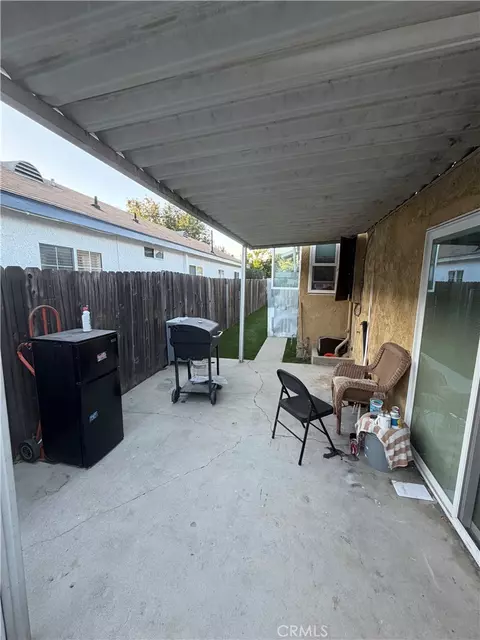 Exterior - 190 E 67th St, Long Beach, CA 90805 photo 2 of 3