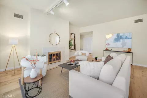 1870 Veteran Ave #101, Los Angeles, CA 90025