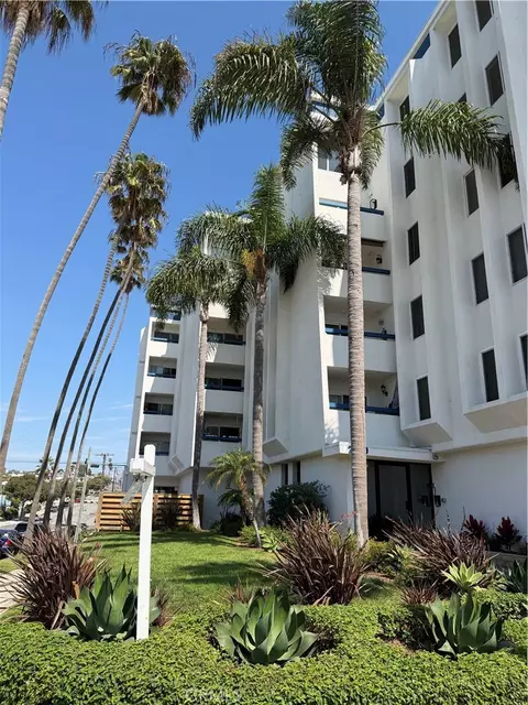 200 S Catalina Ave #407, Redondo Beach, CA 90277