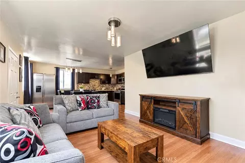 215 76th Pl, Los Angeles, CA 90003