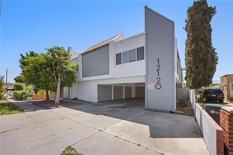 12120 215th St, Hawaiian Gardens, CA 90716