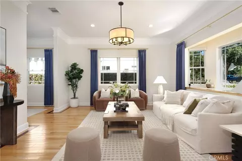 877 N Oakland, Pasadena, CA 91104