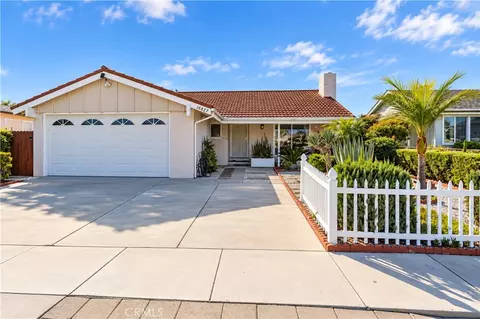16827 S Raymond Ave, Gardena, CA 90247