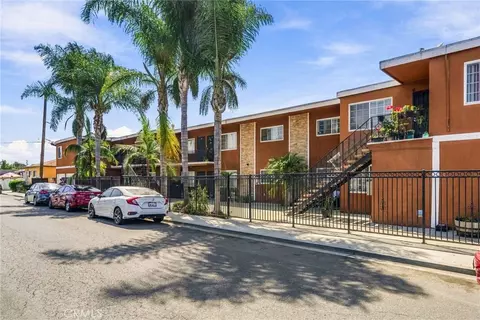 5333 Pine Ave, Long Beach, CA 90805