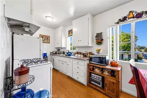 Kitchen - 5333 Pine Ave, Long Beach, CA 90805 photo 1 of 3