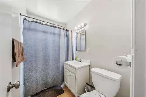 Bath - 5333 Pine Ave, Long Beach, CA 90805 photo 1 of 2