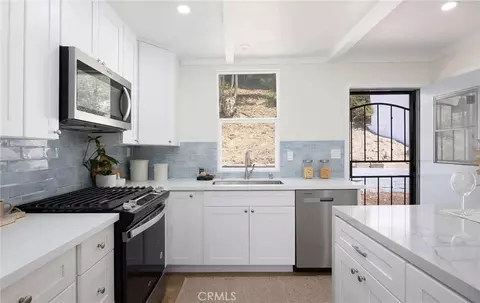 Kitchen - 2250 Oceanside, Oceanside, CA 92054 photo 1 of 2