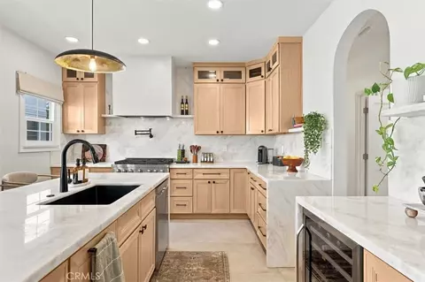 900 S Curson, Los Angeles, CA 90036