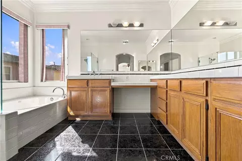 Bath - 22840 Shell Dr, Carson, CA 90745 photo 4 of 7