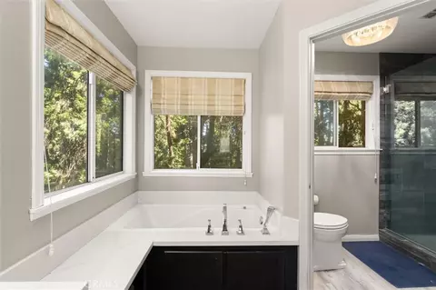 Bath - 23788 Inspiration, Crestline, CA 92325 photo 2 of 5