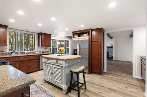 Kitchen - 23788 Inspiration, Crestline, CA 92325 photo 1 of 3