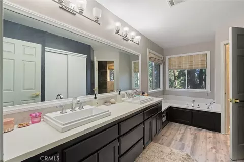 Bath - 23788 Inspiration, Crestline, CA 92325 photo 1 of 5