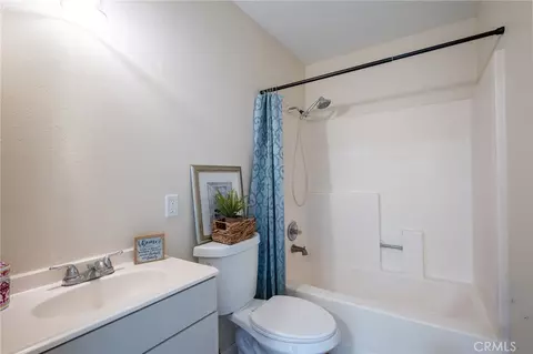 Bath - 443 E 234th Walk, Carson, CA 90745 photo 3 of 3