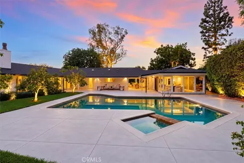 2 Saddlehorn Ln, Rolling Hills Estates, CA 90274