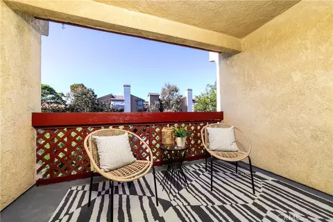 Exterior - 950 Main #202, El Segundo, CA 90245 photo 1 of 7