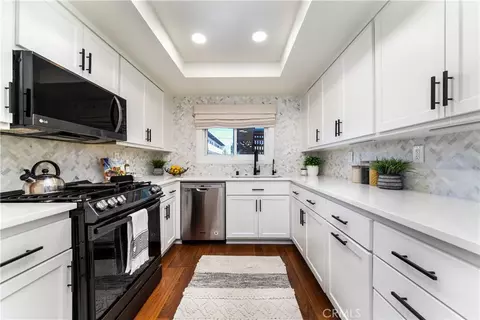 Kitchen - 950 Main #202, El Segundo, CA 90245 photo 1 of 2