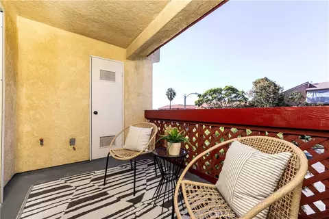 Exterior - 950 Main #202, El Segundo, CA 90245 photo 3 of 7