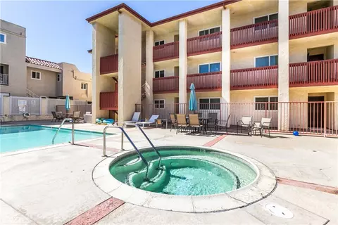 Exterior - 950 Main #202, El Segundo, CA 90245 photo 4 of 7