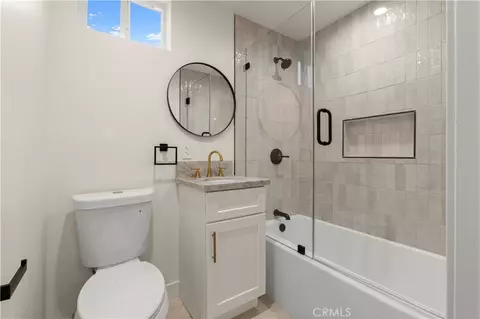Bath - 8759 Snowden Ave, Arleta, CA 91331 photo 2 of 2