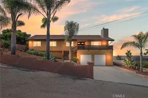 9135 Oso Rd, Spring Valley, CA 91977