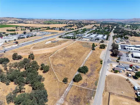 6229 Monterey Rd, Paso Robles, CA 93446 photo 4