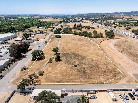 6229 Monterey Rd, Paso Robles, CA 93446 photo 3