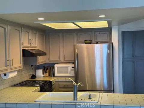 Kitchen - 557 Lucerne St, Cayucos, CA 93430 photo 5 of 6