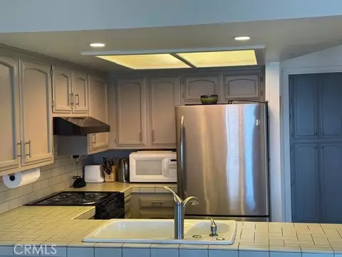 Kitchen - 557 Lucerne St, Cayucos, CA 93430 photo 5 of 6