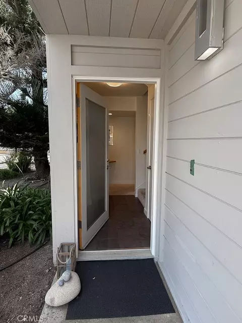 Entry Way - 557 Lucerne St, Cayucos, CA 93430 photo 4 of 4