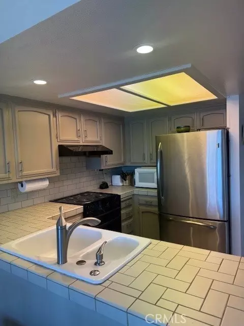 Kitchen - 557 Lucerne St, Cayucos, CA 93430 photo 3 of 6